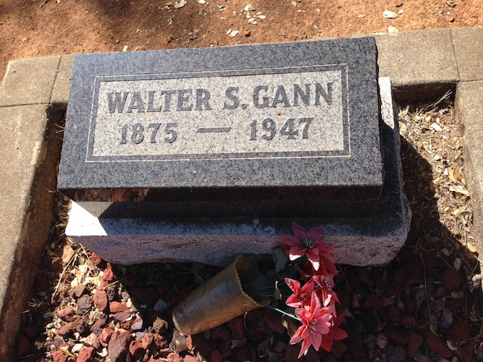 Headstone Walter S. Gann